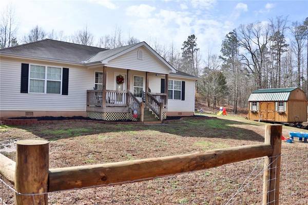 521 Mountain Creek DR, Maysville, GA 30558