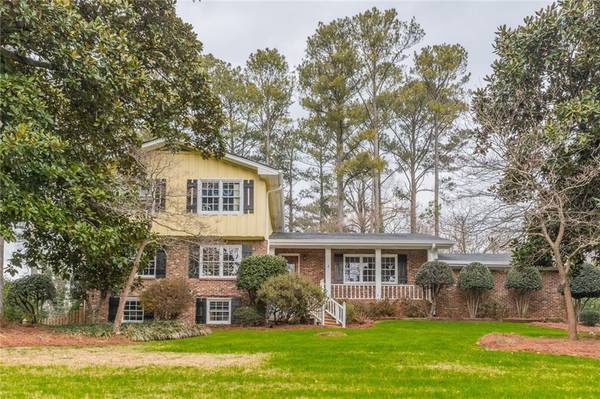 4439 Plantation LN, Norcross, GA 30093