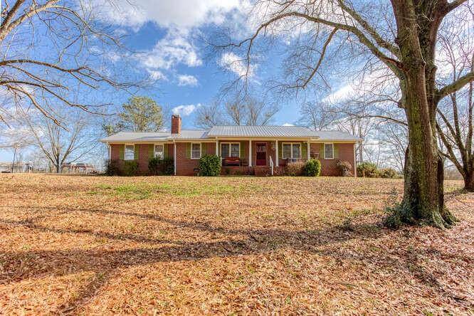 7416 MOUNT OLIVET RD, Hartwell, GA 30643