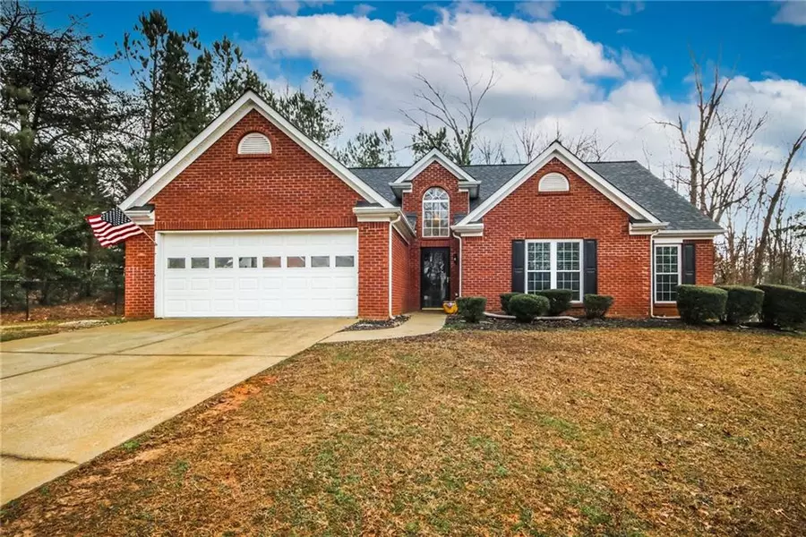 6187 Glen Oak DR, Flowery Branch, GA 30542