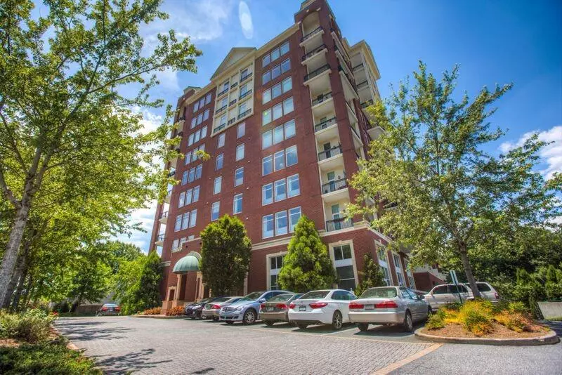 3820 Roswell RD NE #215, Atlanta, GA 30342