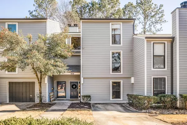 1029 Riverbend Club DR SE, Atlanta, GA 30339