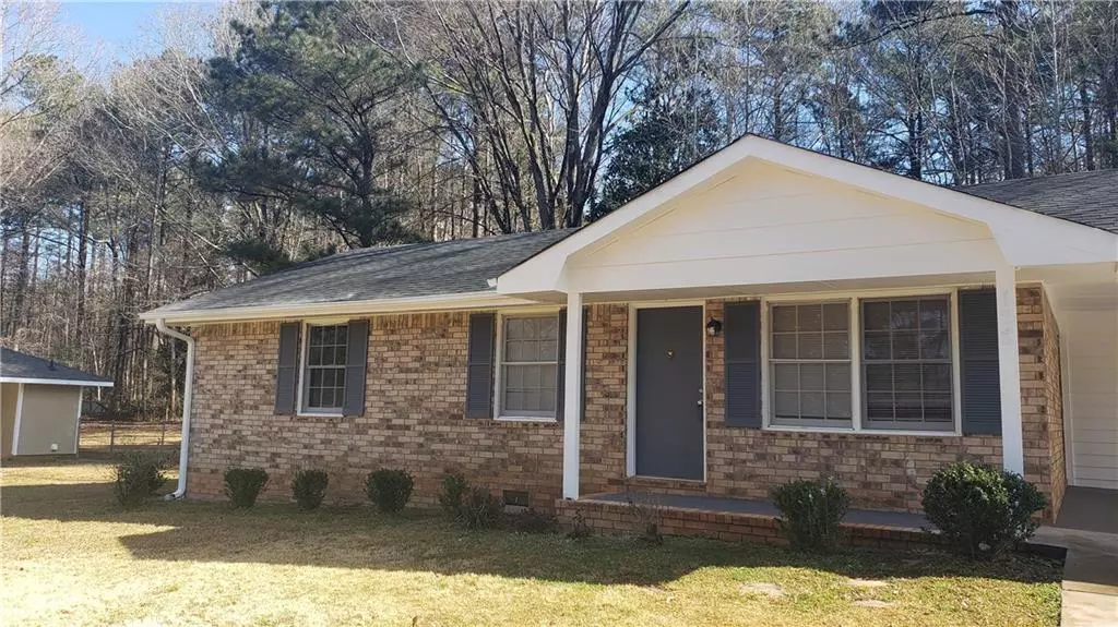 128 Longstreet CIR, Oxford, GA 30054