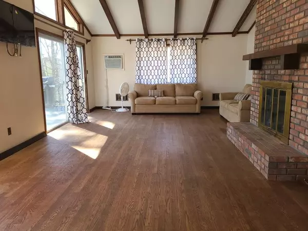 Buford, GA 30518,6329 Lakeview DR