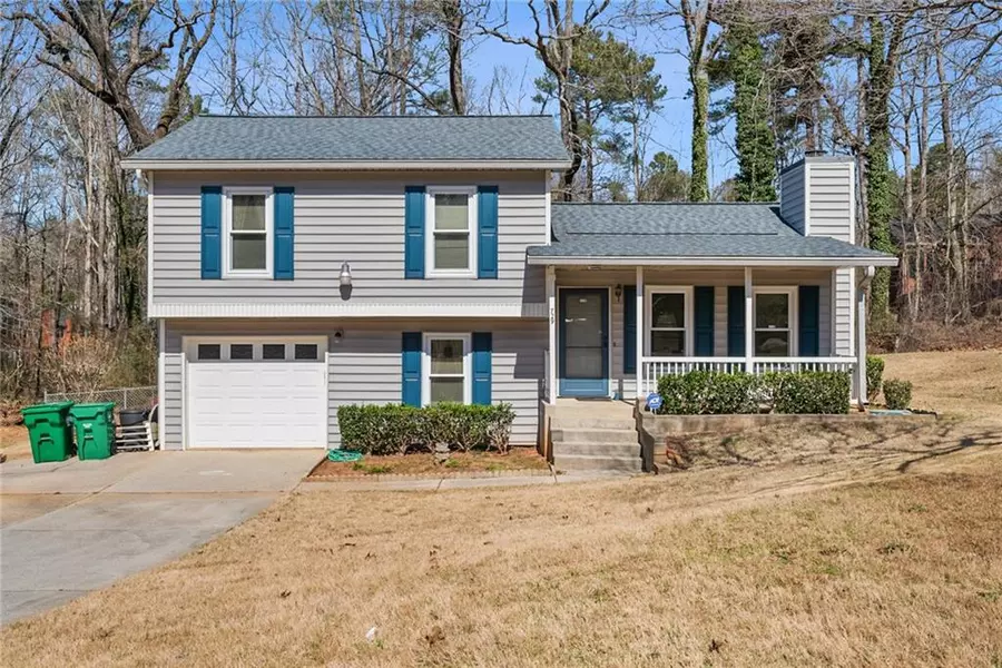 729 Greenhedge DR, Stone Mountain, GA 30088