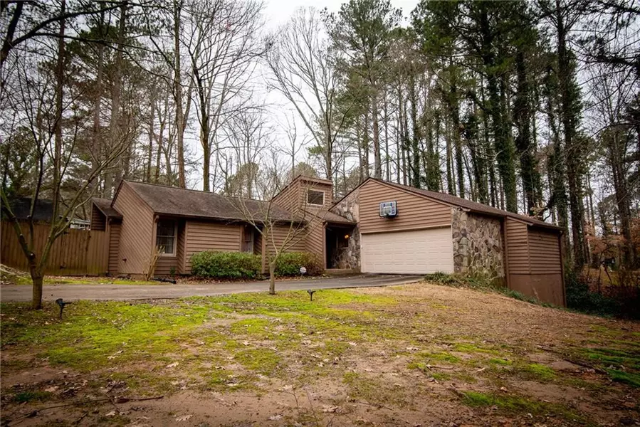 5278 Blue Grass LN, Sugar Hill, GA 30518