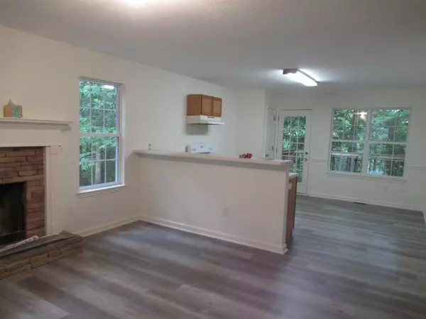 Dahlonega, GA 30533,365 Price LN