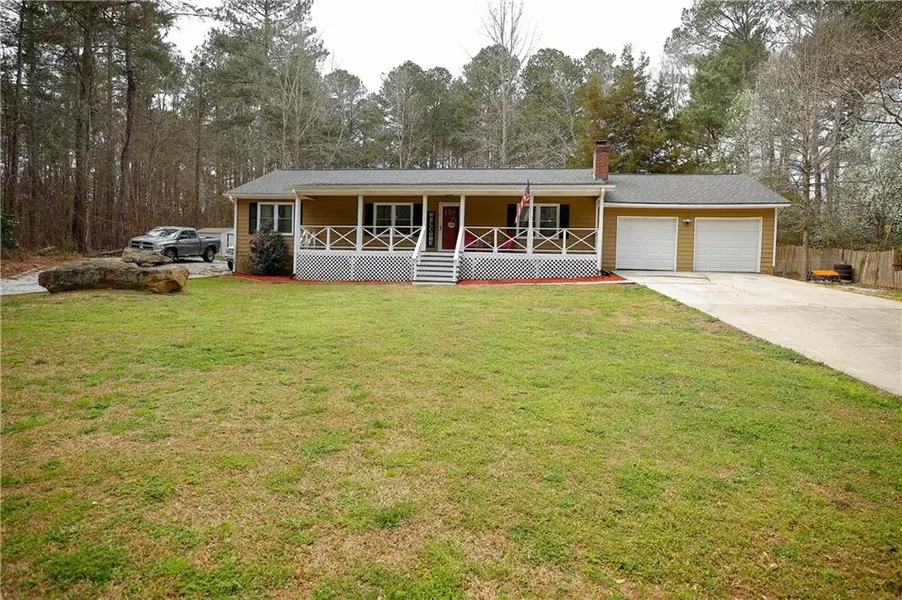 1047 Echo Valley, Loganville, GA 30052