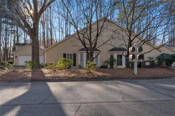 Roswell, GA 30075,147 Great Oaks LN