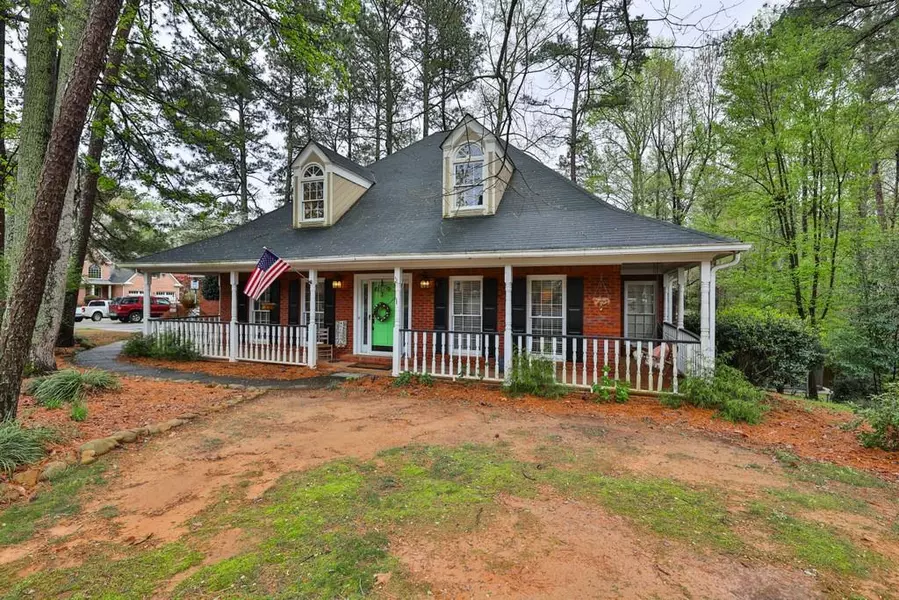 1493 Fallsbrook CT NW, Acworth, GA 30101