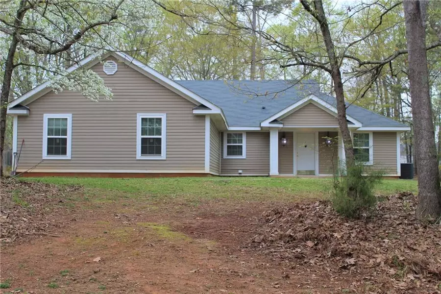 325 Woods LN, Mcdonough, GA 30252