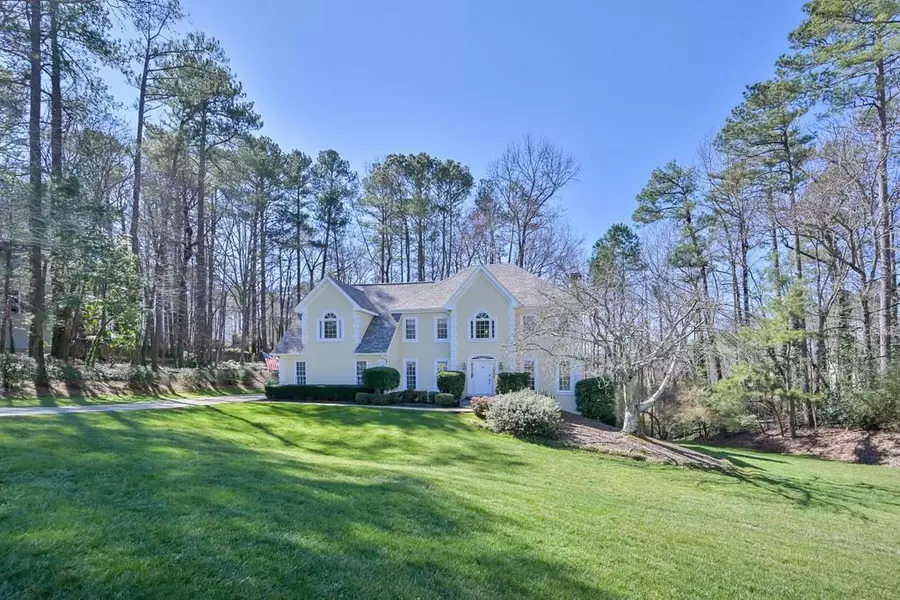 340 Log House CT, Roswell, GA 30075