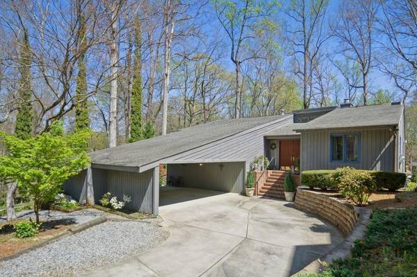 1965 Woodsdale RD NE, Atlanta, GA 30324