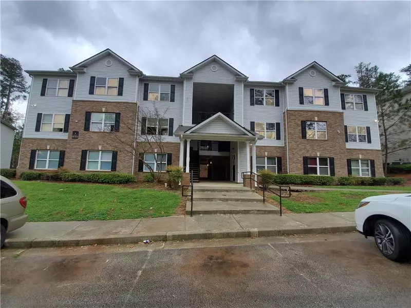 7303 Fairington Village DR, Lithonia, GA 30038