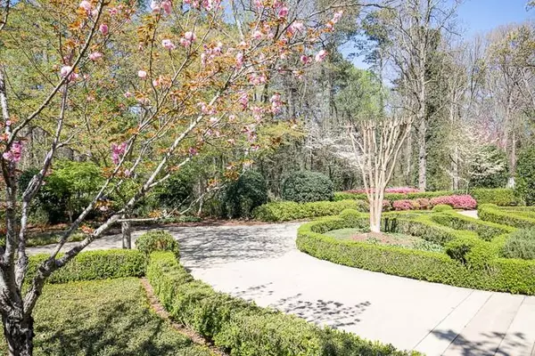 Atlanta, GA 30327,1500 W Wesley RD NW
