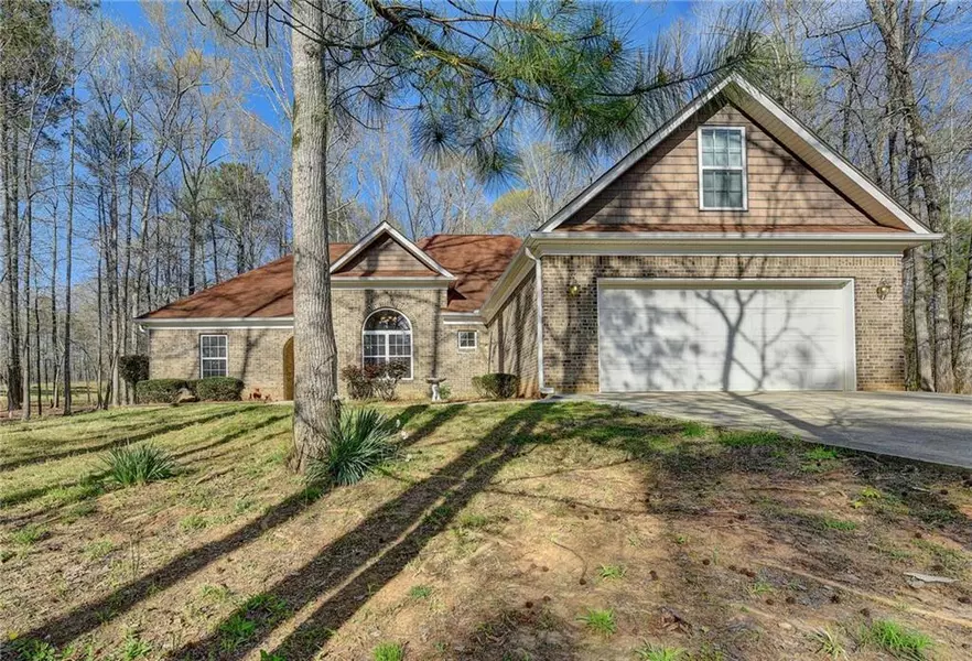 45 Pebble Creek DR, Covington, GA 30016