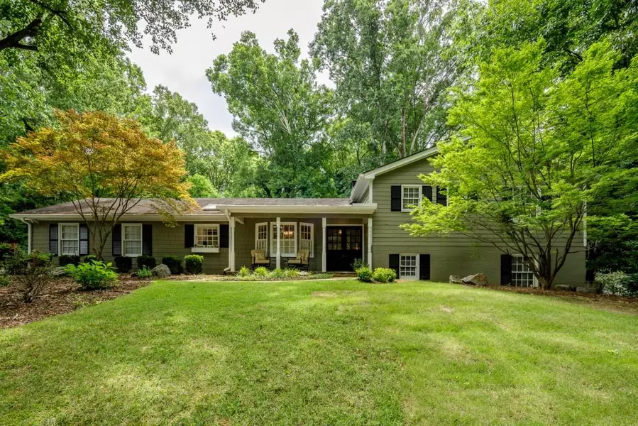 385 Castleridge DR, Sandy Springs, GA 30342