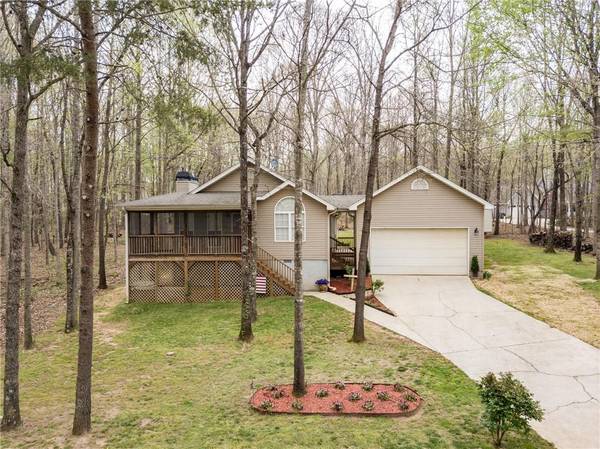 376 Irvin Lake RD, Mount Airy, GA 30563