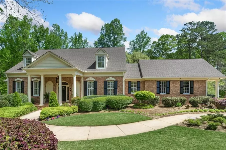 565 Laurel Oaks LN, Milton, GA 30004