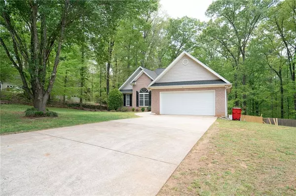 Hoschton, GA 30548,57 Boulder Crest