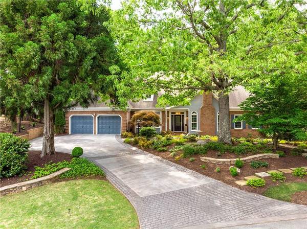 9235 Stonemist TRCE, Roswell, GA 30076