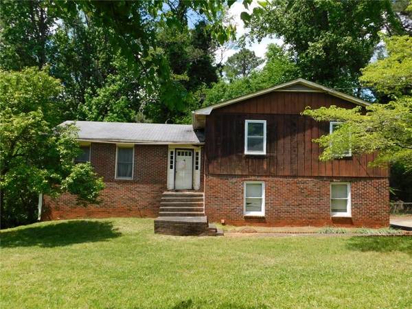 5483 Wydella RD SW, Lilburn, GA 30047