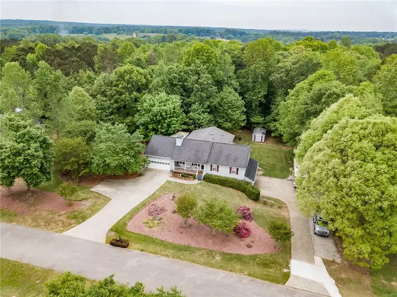 668 Poplar Springs RD, Hoschton, GA 30548