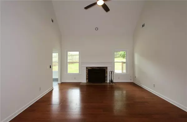 Alpharetta, GA 30022,400 Landing Entry