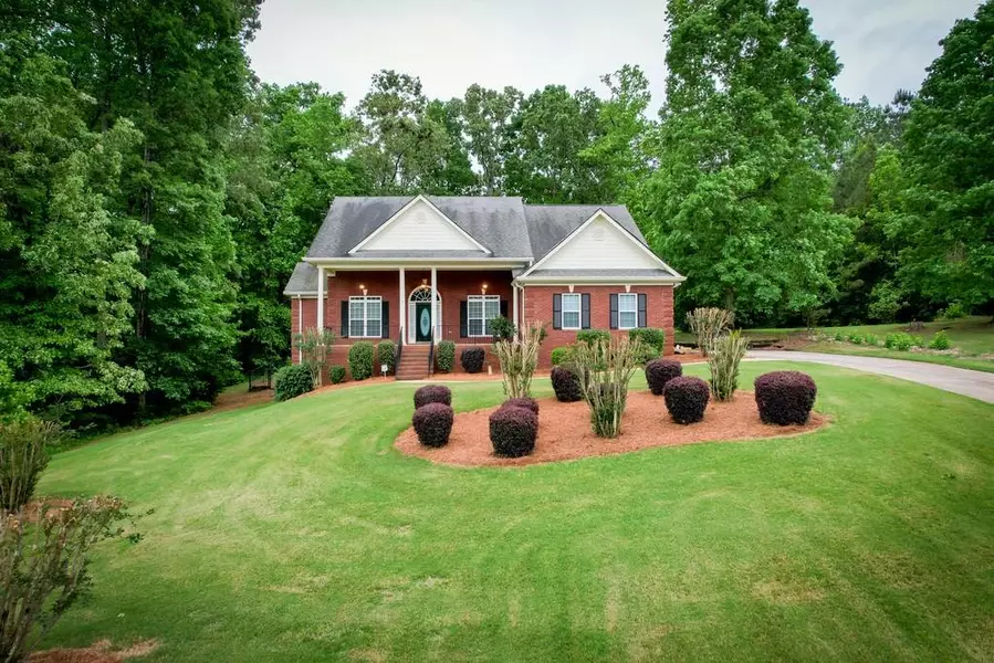 170 Blue Grass WAY, Oxford, GA 30054