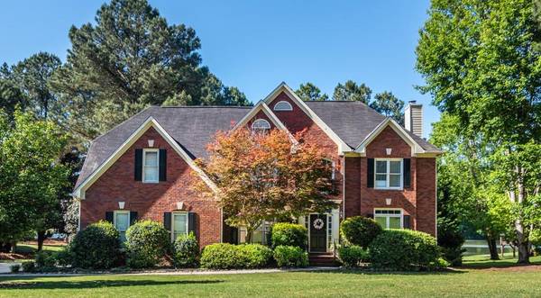 200 Lakepoint LN, Fayetteville, GA 30215