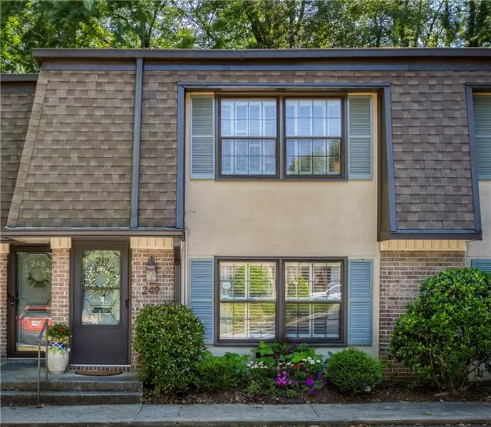 249 Triumph DR NW, Atlanta, GA 30327