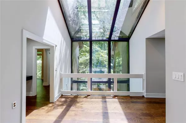 Atlanta, GA 30327,27 W WESLEY RDG NW