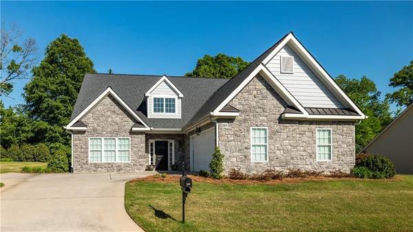 201 Maplecrest LN, Rome, GA 30161