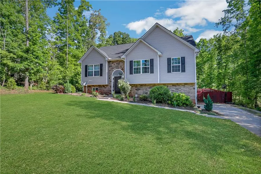 40 Lumby LN, Covington, GA 30016