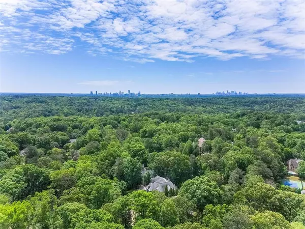 Atlanta, GA 30327,925 Reds Ridge CT