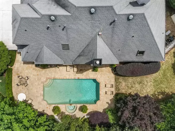 Atlanta, GA 30327,925 Reds Ridge CT