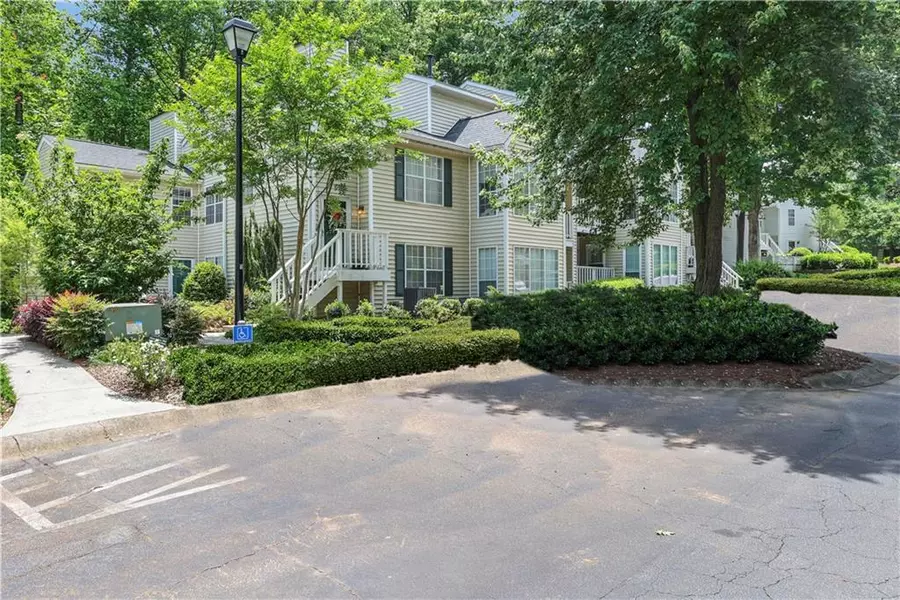 606 Glenleaf DR, Peachtree Corners, GA 30092