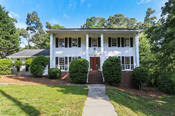 4933 Laurel DR, Roswell, GA 30075