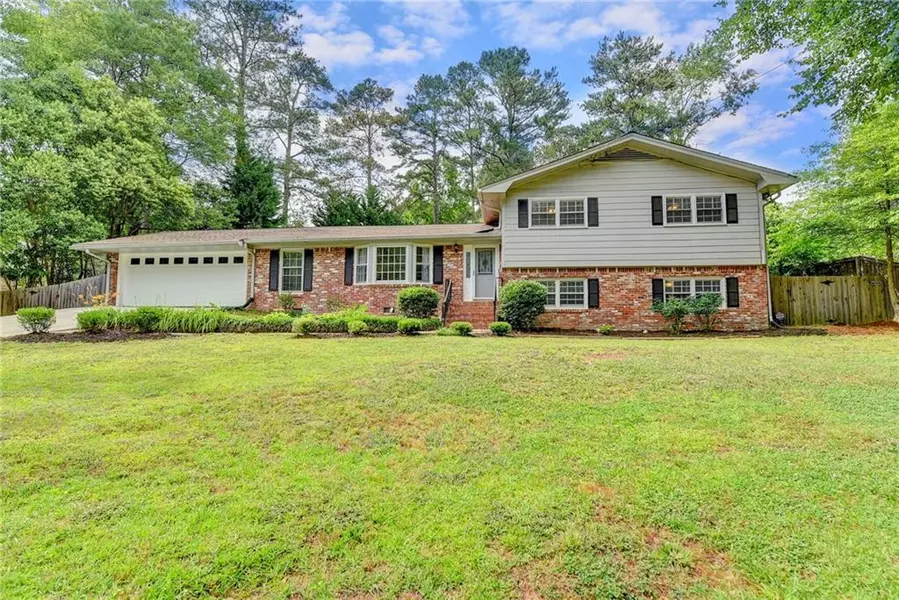 1642 Courtleigh DR, Dunwoody, GA 30338