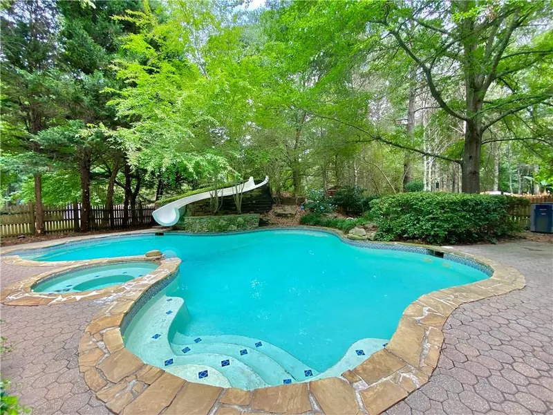 8495 River Walk LNDG, Suwanee, GA 30024