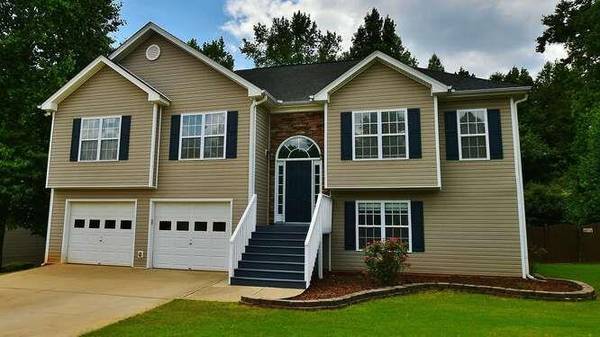 6514 Bearing DR, Flowery Branch, GA 30542