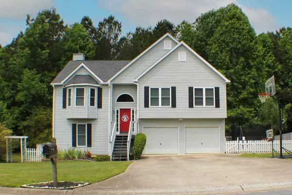 1520 Jade Cove DR, Powder Springs, GA 30127