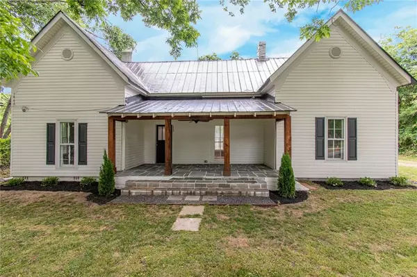 Loganville, GA 30052,253 Fair ST