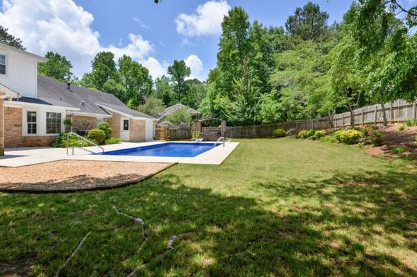 6823 Creekwood DR, Douglasville, GA 30135