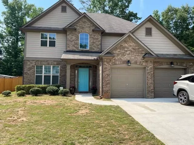 3907 Dunaire DR, Stone Mountain, GA 30083