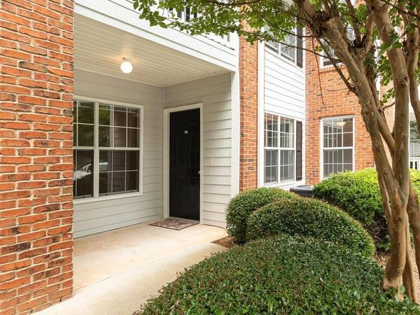 414 Streamside DR, Roswell, GA 30076