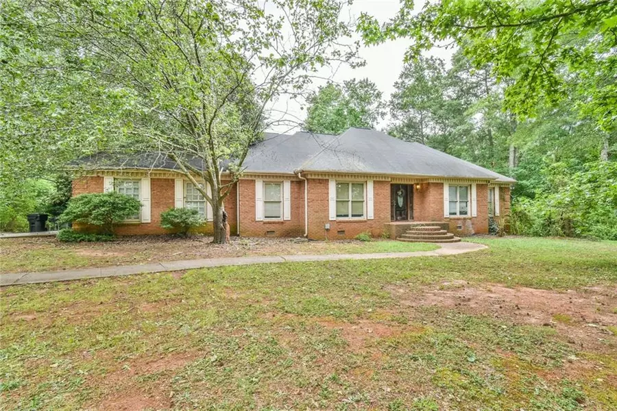 5490 Stagecoach RD, Ellenwood, GA 30294