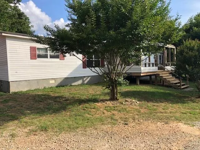 353 Nowhere RD, Danielsville, GA 30633