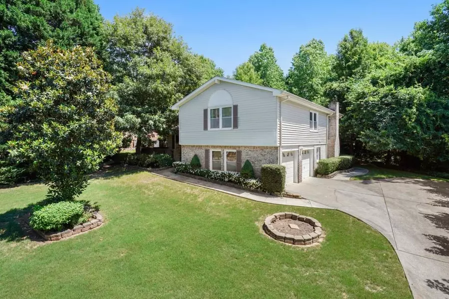 2279 Delverton DR, Dunwoody, GA 30338