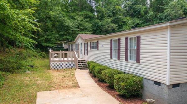 74 Bear Creek TRL, Moreland, GA 30259